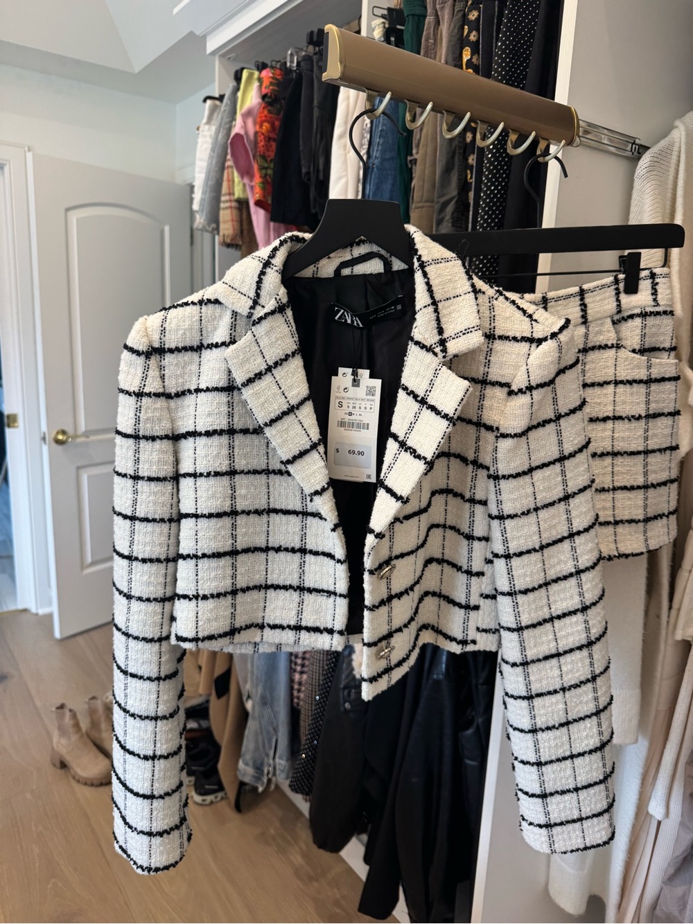 Zara Women's White & Black Cropped Tweed Blazer and Shorts Set